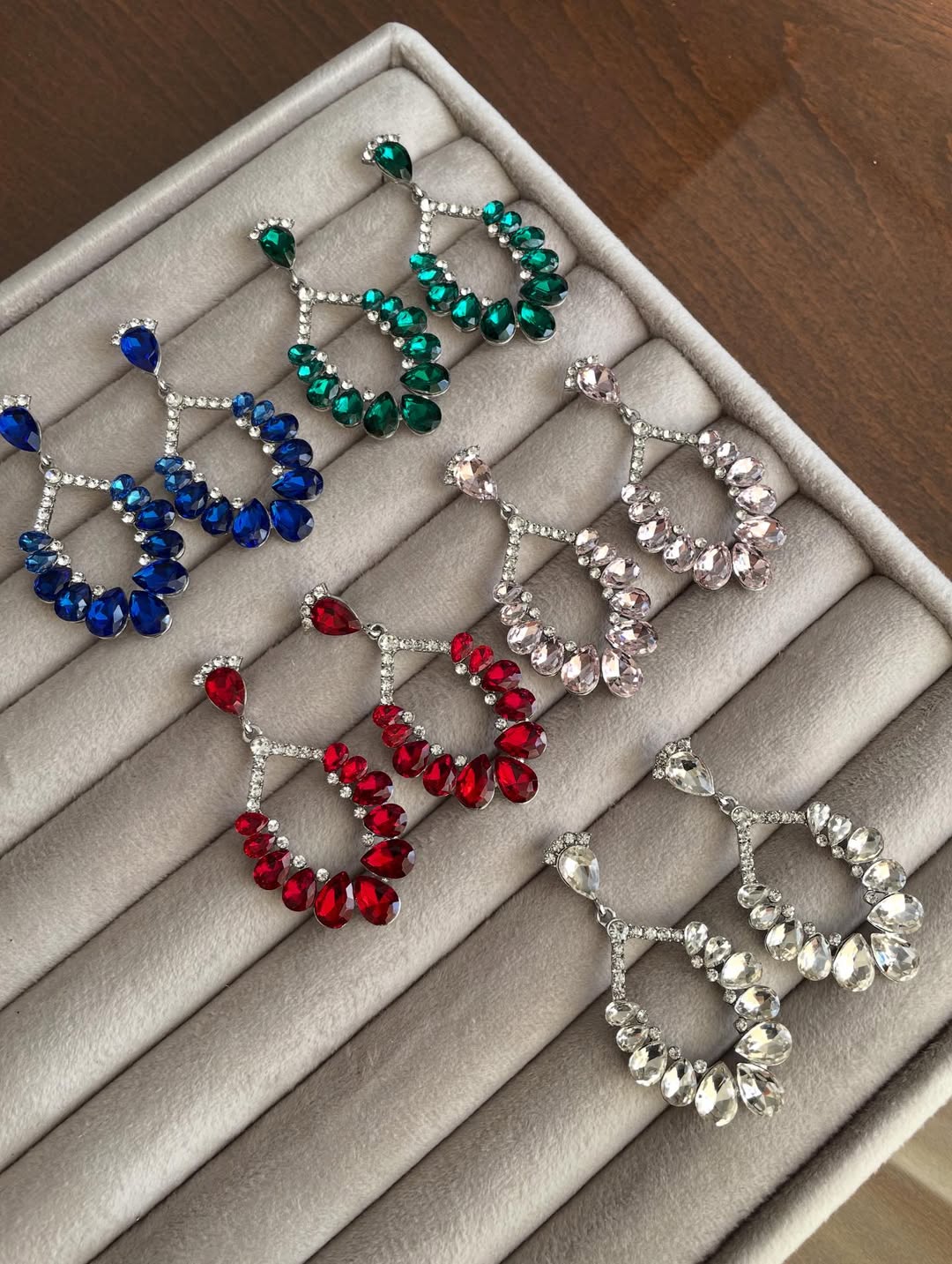 گوشواره نگیندار