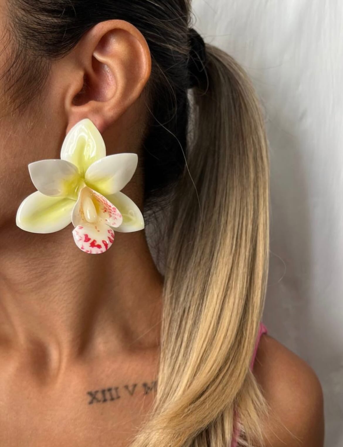 گوشواره گل بزرگ