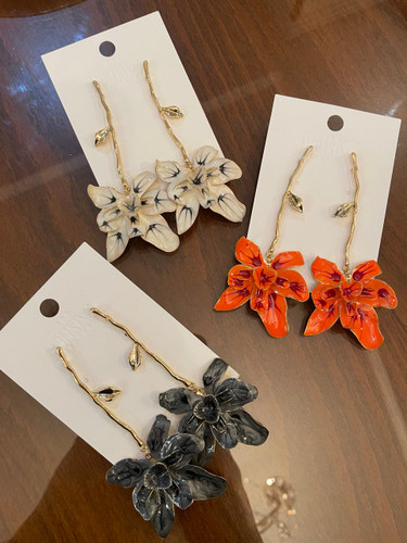 خرید گوشواره گل خاص و فشن