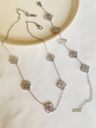 گردنبند دستبند ونکلیف نقره ای