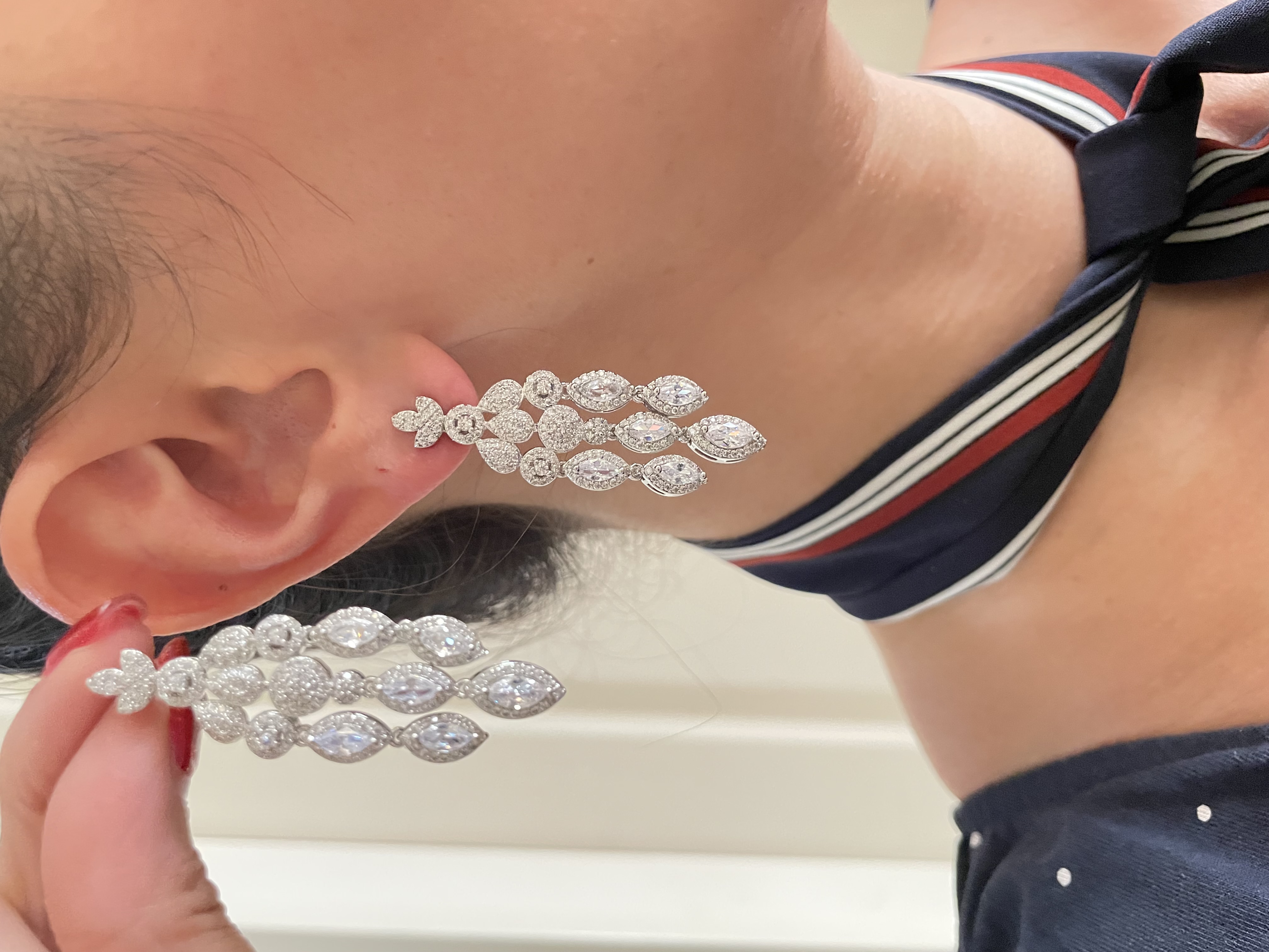 گوشواره نگیندار اشکی جواهری عروس
